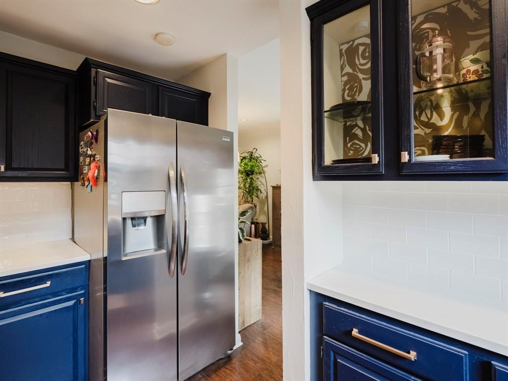 Glen Oaks Twnhms Condo - Residential