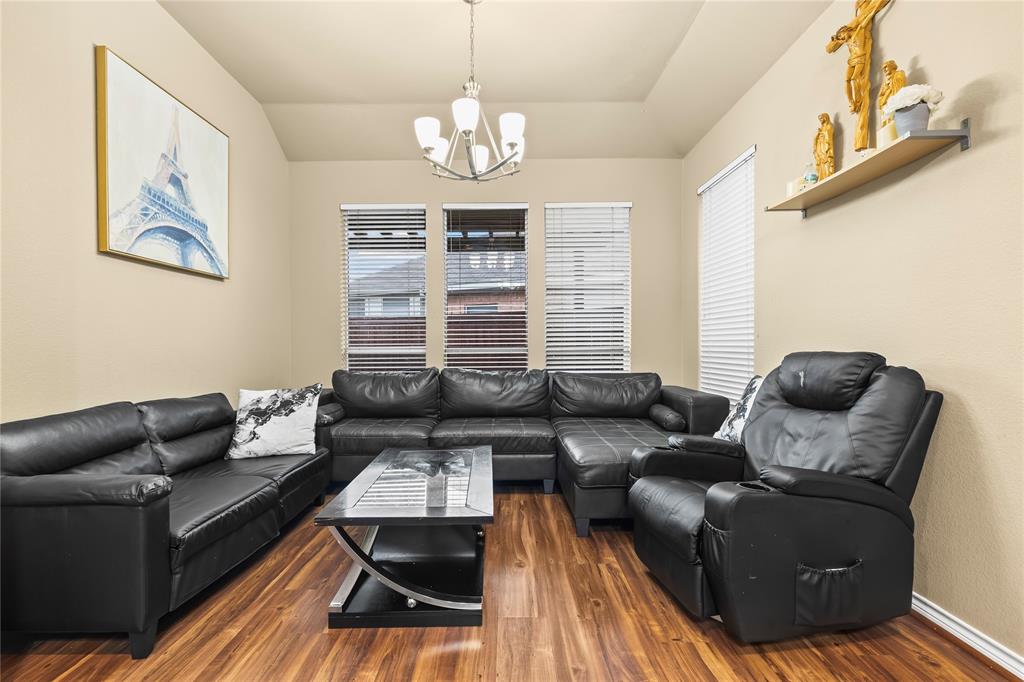 1931 Hearthside Lane