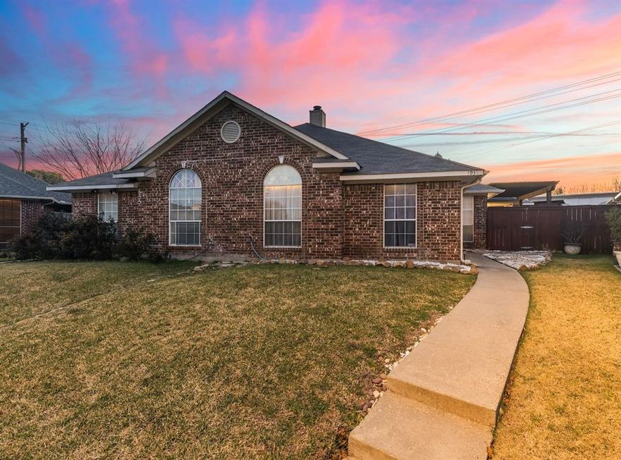 Motivated Sellers. Move-in ready, well-maintained half-duplex on a quiet cul-de-sac. No carpet, flooring throughout, and a pergola perfect for entertaining or relaxing. The Italian-themed kitchen shines with granite countertops and timeless design.Enjoy an unbeatable location in Garland, close to everyday essentials like churches, banks, medical centers, grocery stores, and quick access to major corridors including I-75 and I-635 for easy commuting. From nearby shopping and dining at Firewheel Town Center to parks, trails, and community amenities across Garland, there’s something for everyone. Comfortable, well-cared-for, and ideally located—this home is a opportunity you won’t want to miss. HOA IS VOLUNTARY.
All data deems reliable but not guaranteed. Buyer or buyer agent to verify all information, including but not limited to schools, taxes, HOA and rooms size.