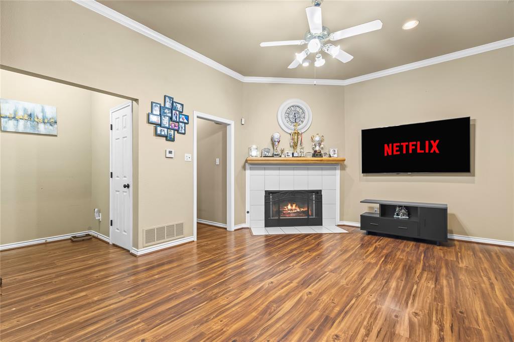 1931 Hearthside Lane