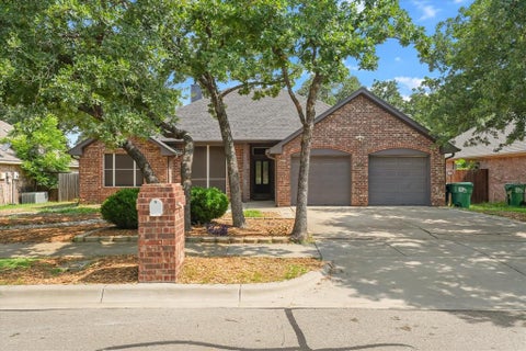 Photo of 2305 Whispering Oaks, Denton, TX 76209 (MLS # 21302541)