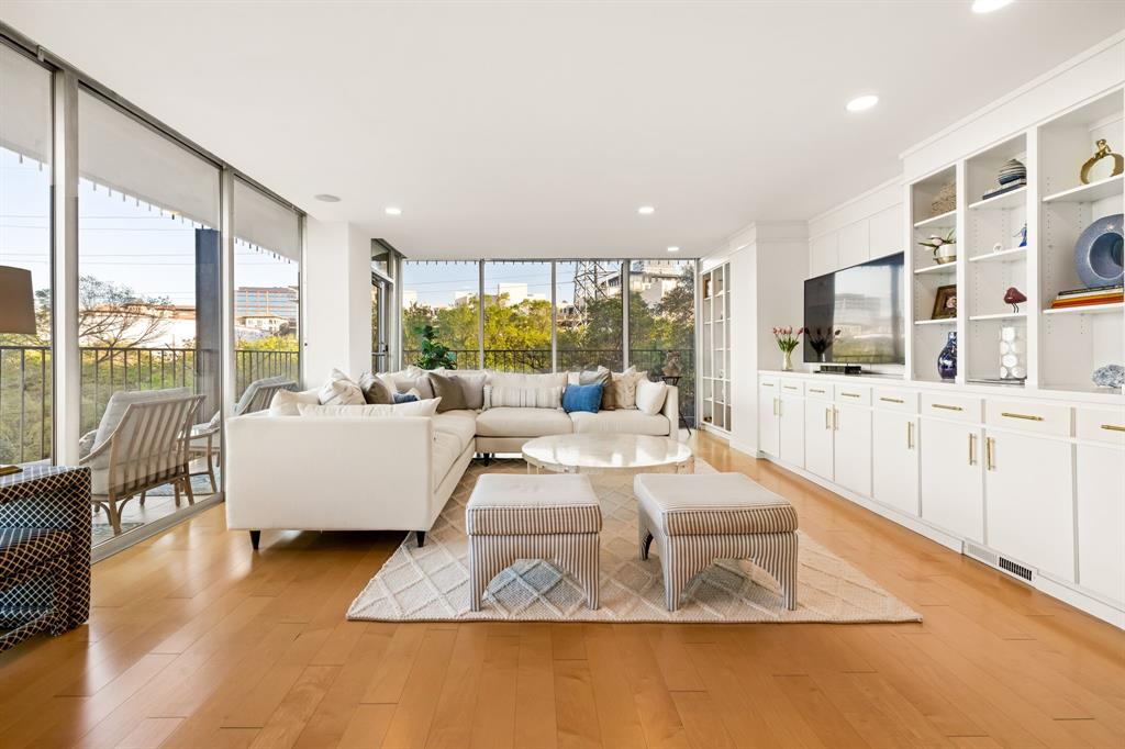 Park Towers Condo - Residential