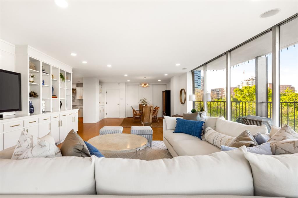 Park Towers Condo - Residential