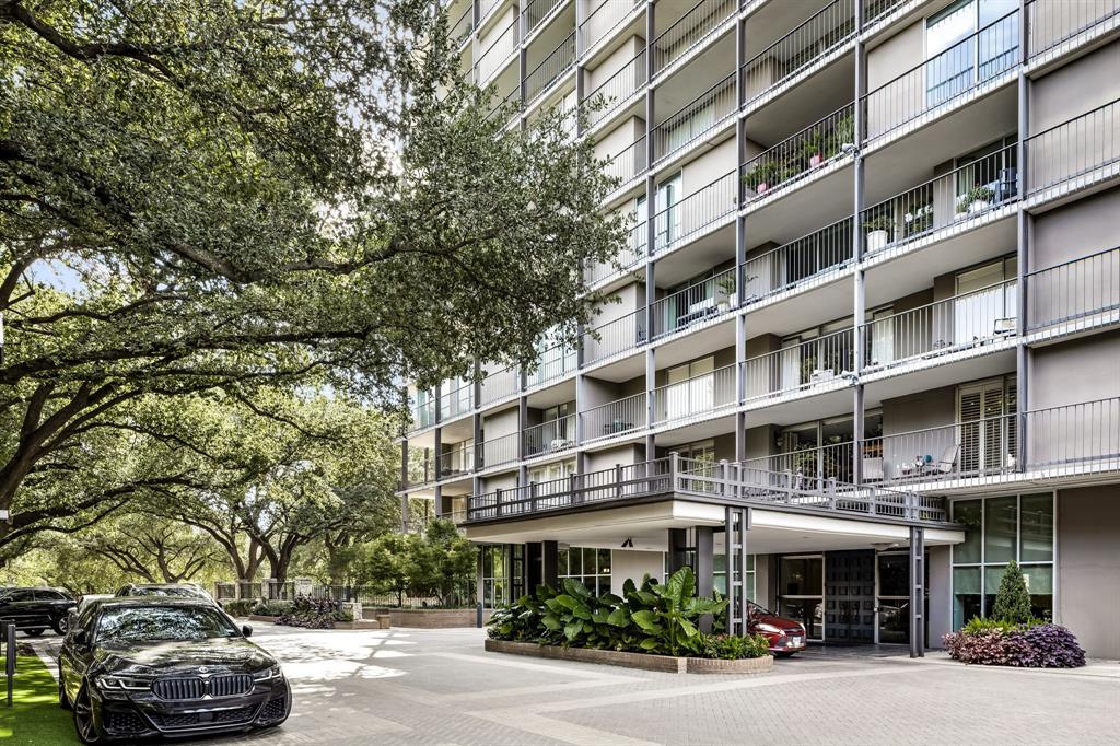 Park Towers Condo - Residential