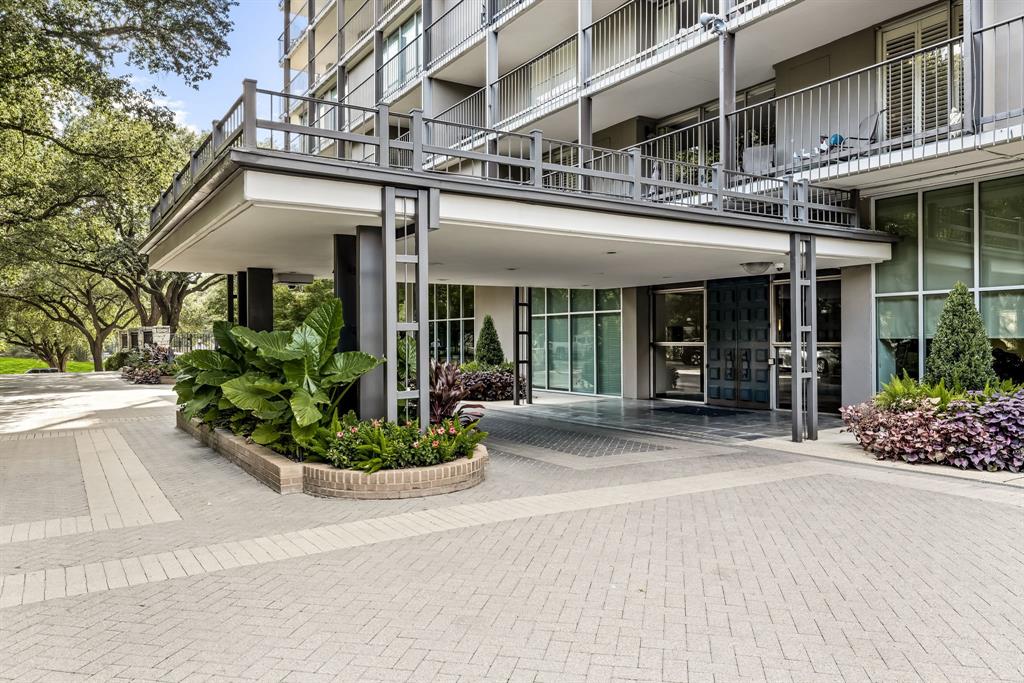 Park Towers Condo - Residential