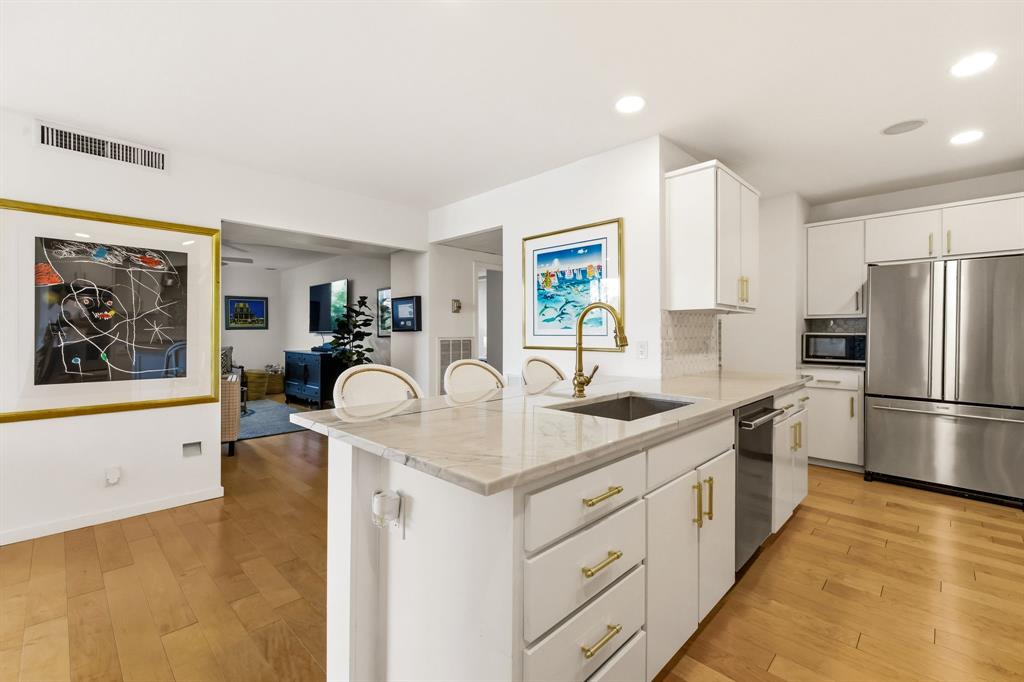 Park Towers Condo - Residential