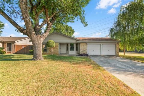 2709 Willow Bend Bedford TX 76021