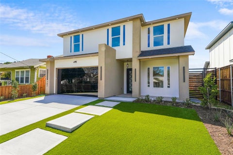 Photo of 707 Buckalew Street, Dallas, TX 75208 (MLS # 21386582)
