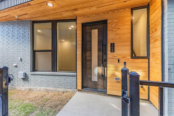 426 W 9TH ST, DALLAS, TX 75208 - Image a68ddf9df6e76e1dd4b703eabaa3d570/421672751