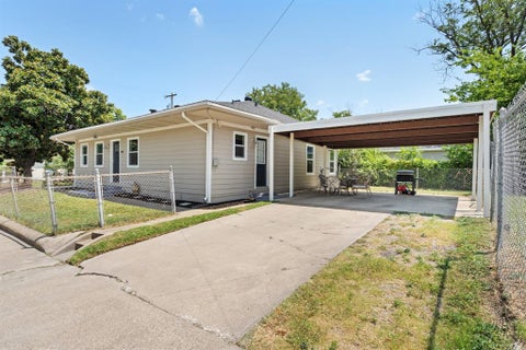Photo of 3305 King Street, Greenville, TX 75401 (MLS # 21353007)
