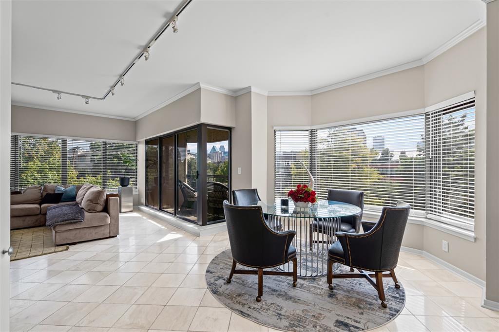 Latour Condo - Residential