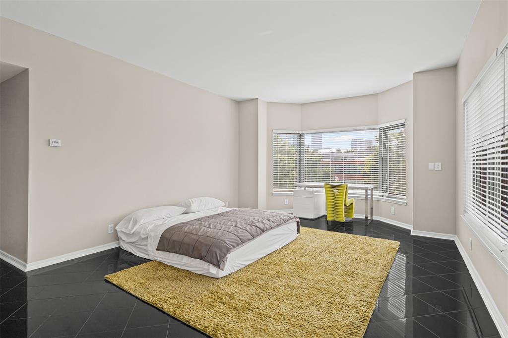 Latour Condo - Residential