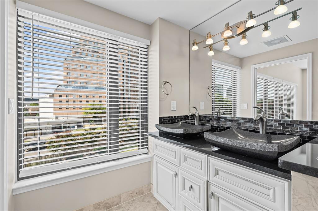 Latour Condo - Residential