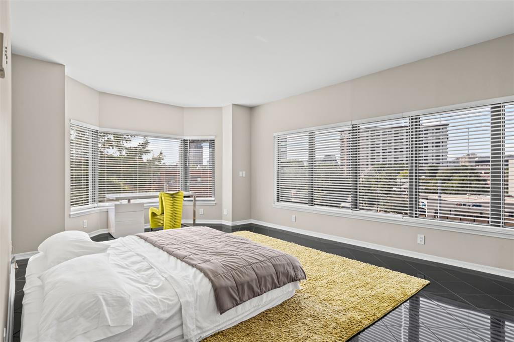 Latour Condo - Residential