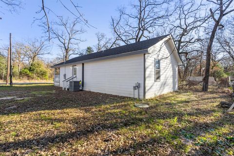 A home in Mabank