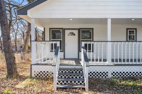 A home in Mabank