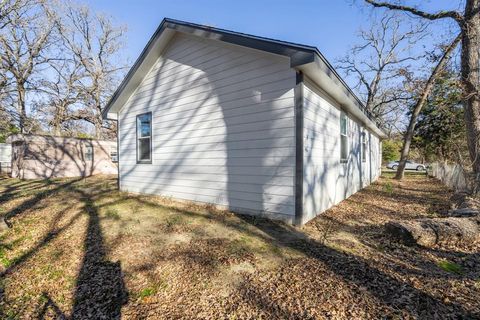 A home in Mabank