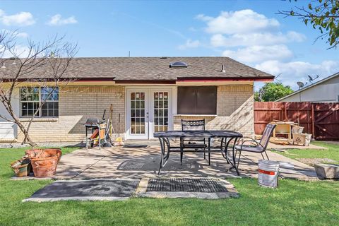 Tiny photo for 2301 Greenwood Circle, Carrollton, TX 75006 (MLS # 21101598)