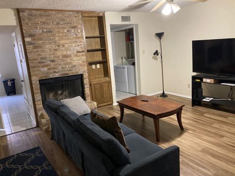 Photo of 1421 S 12th Street S #108, Waco, TX 76706 (MLS # 21213471)