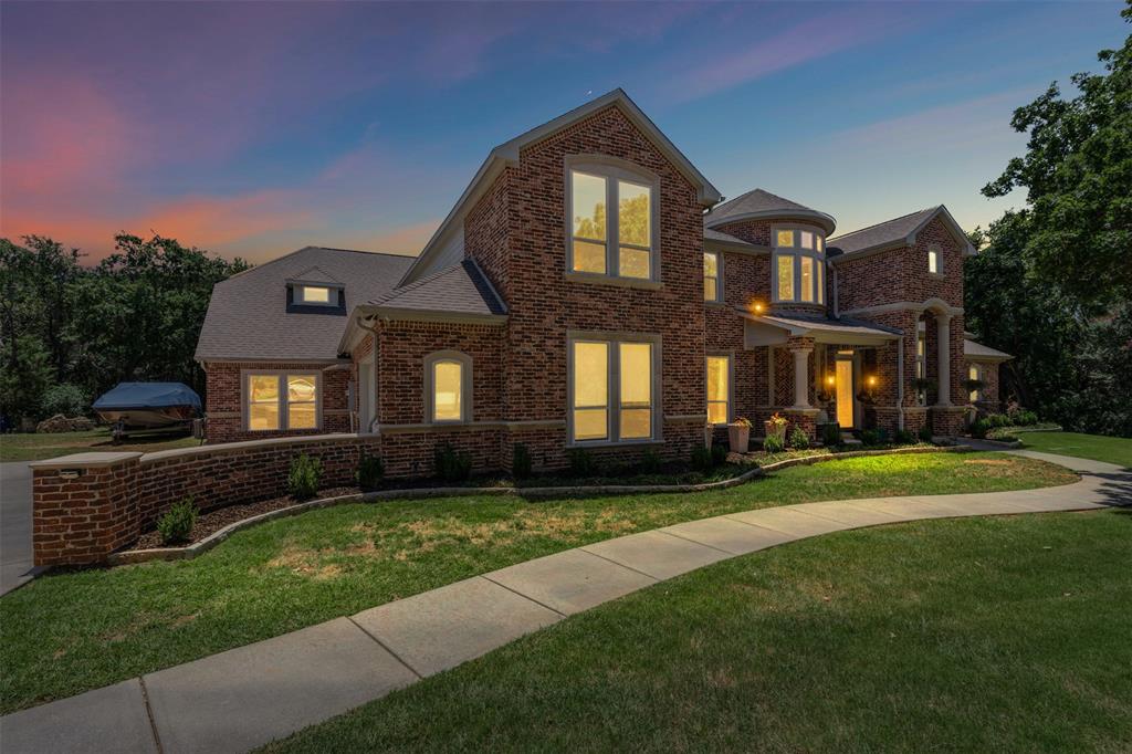 2001 Oak View Court