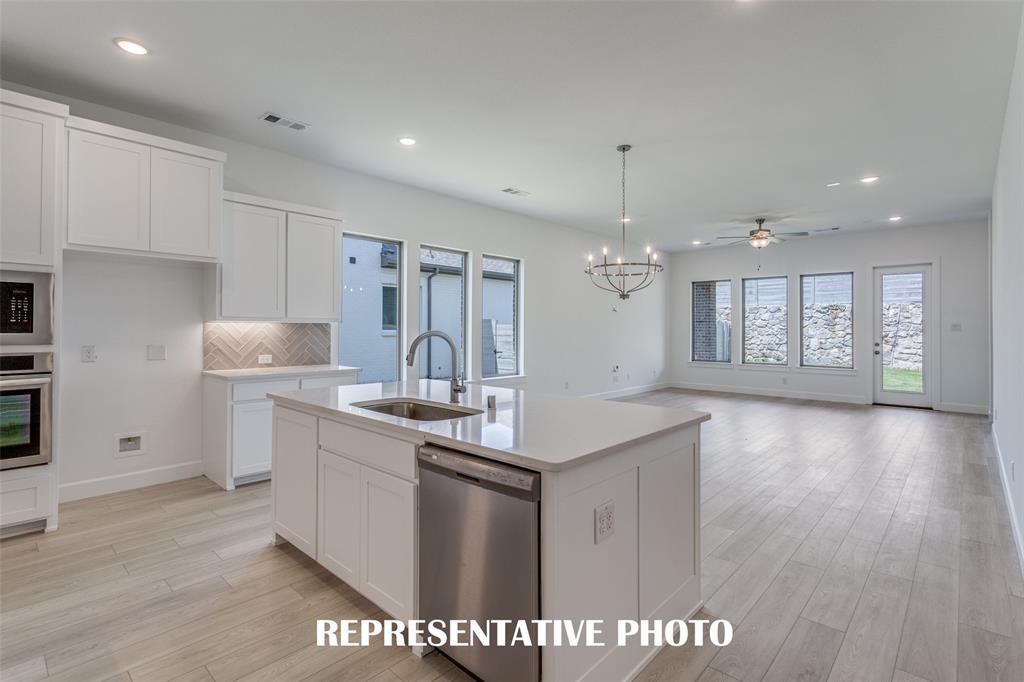 5516 Golden Sun Lane