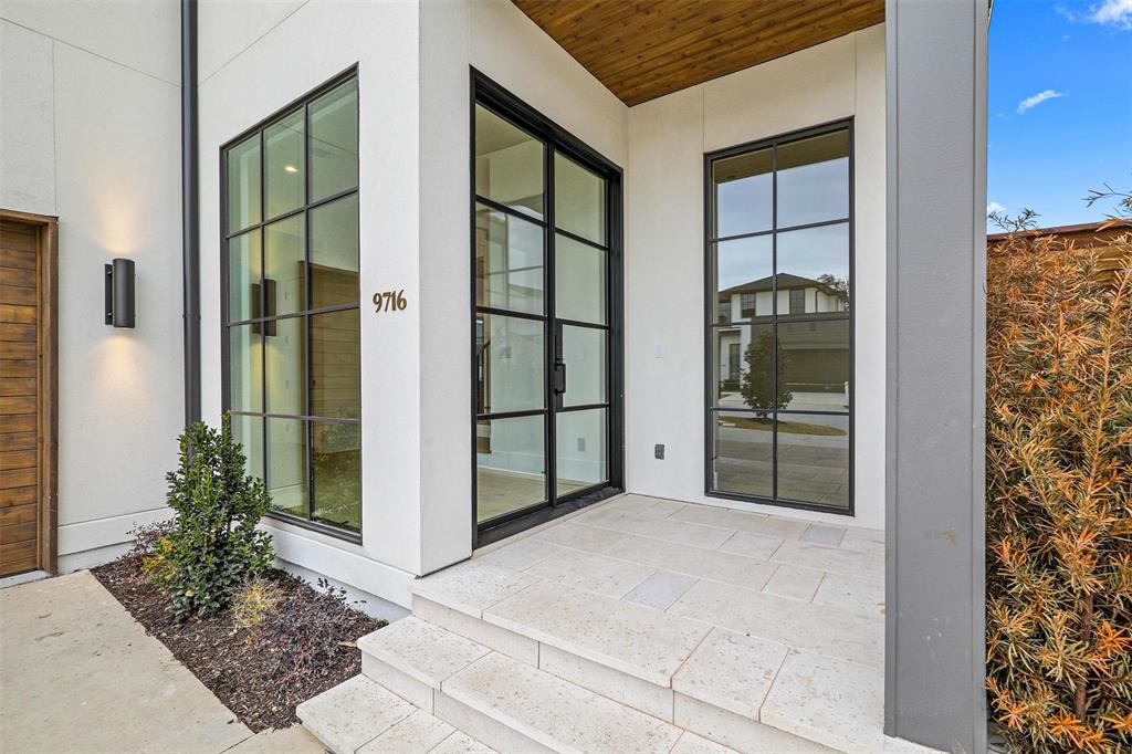 9716 Kerrisdale Lane