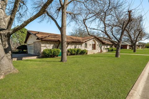 A home in Granbury