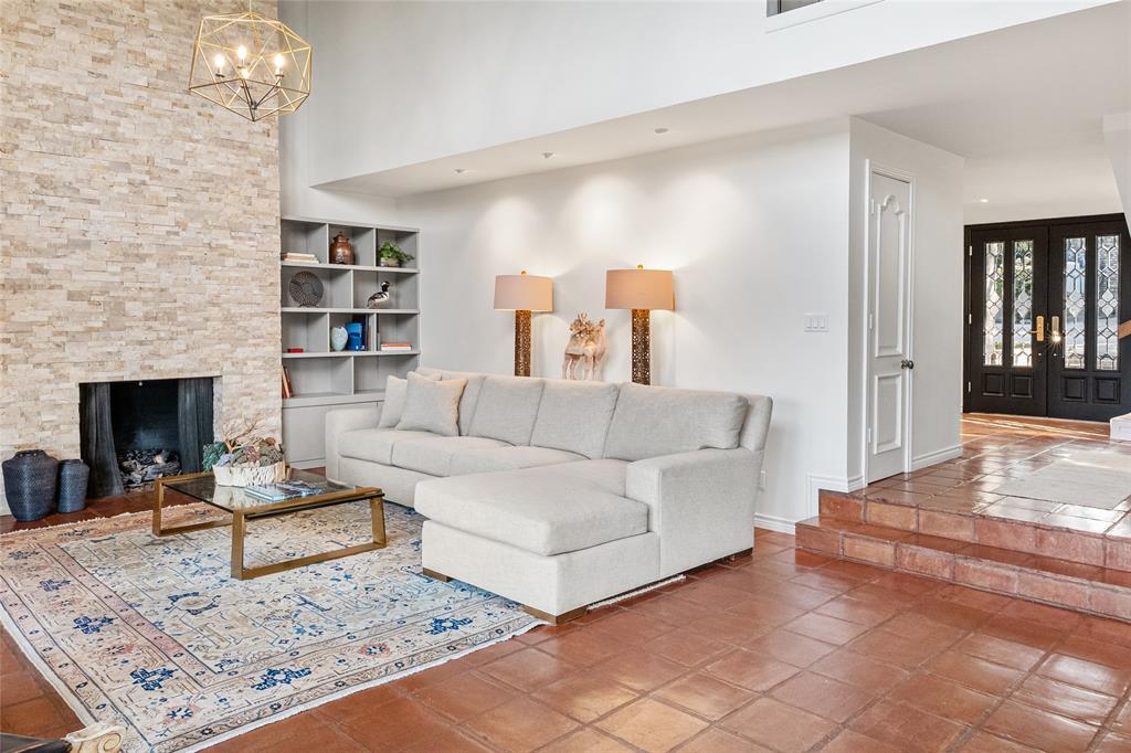 1 Country Lake Drive