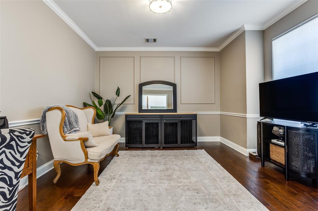 7305 Royal Crest Lane