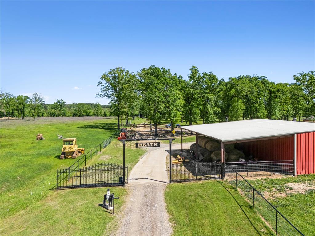 6670 (a) N Lakeshore Drive