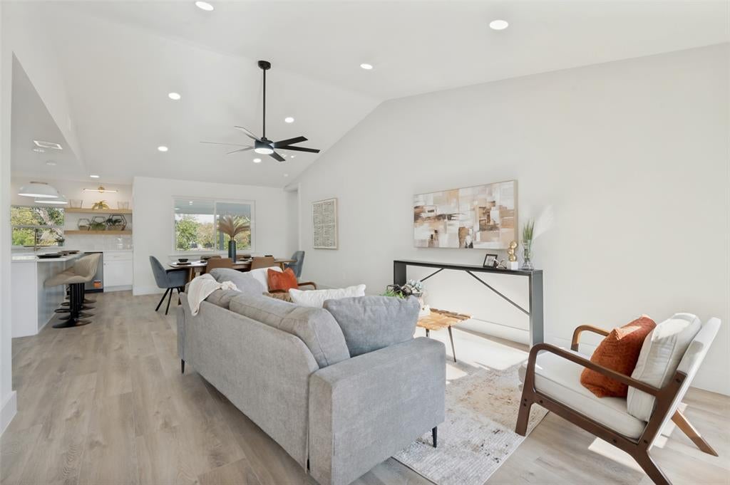 14517 Dennis Lane