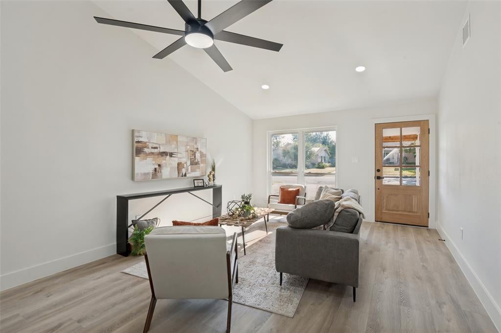 14517 Dennis Lane