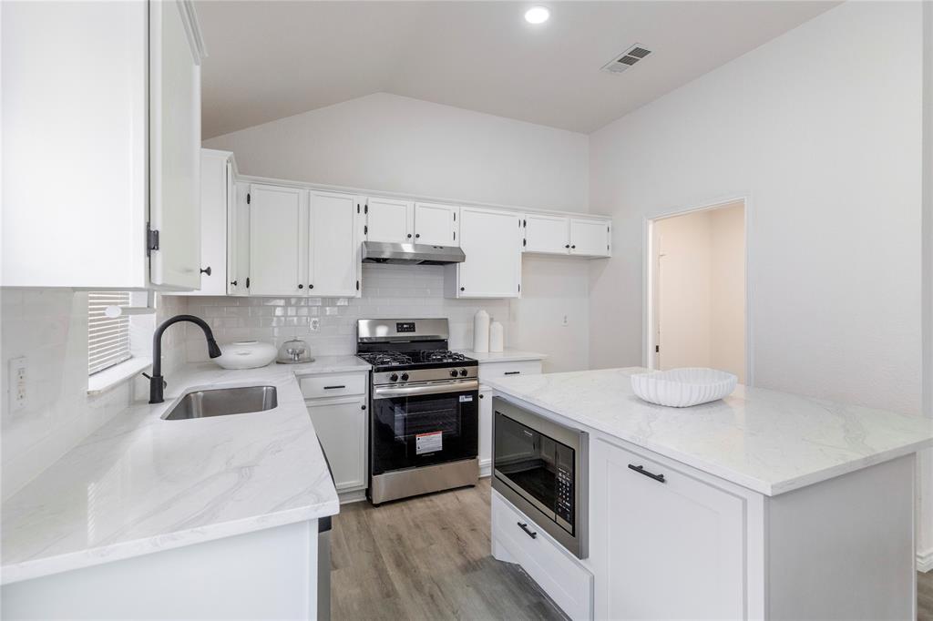 4929 Prestwick Drive