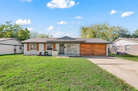 A home in Farmers Branch