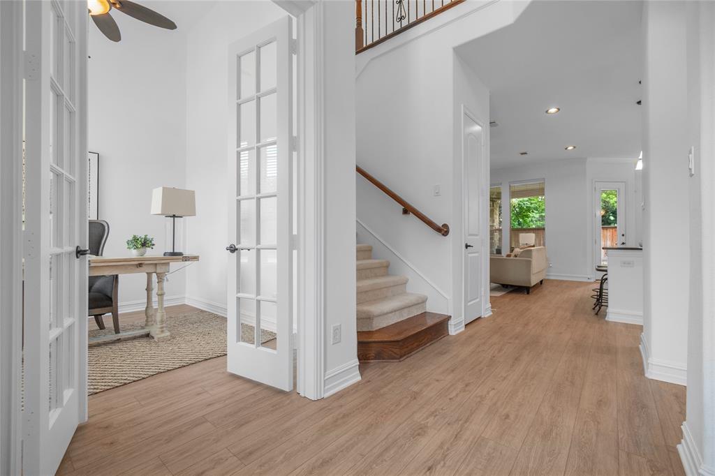 2538 Broadway Drive