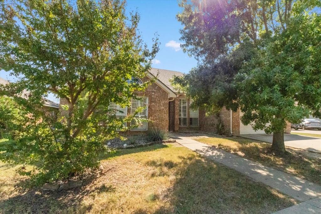8304 Emerald Circle