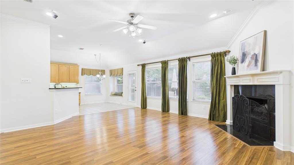 1424 Charleston Drive
