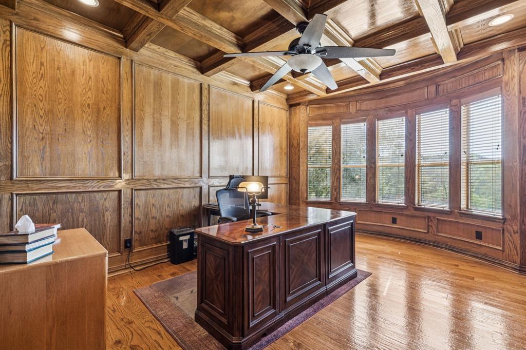 2221 Southern Oaks Drive