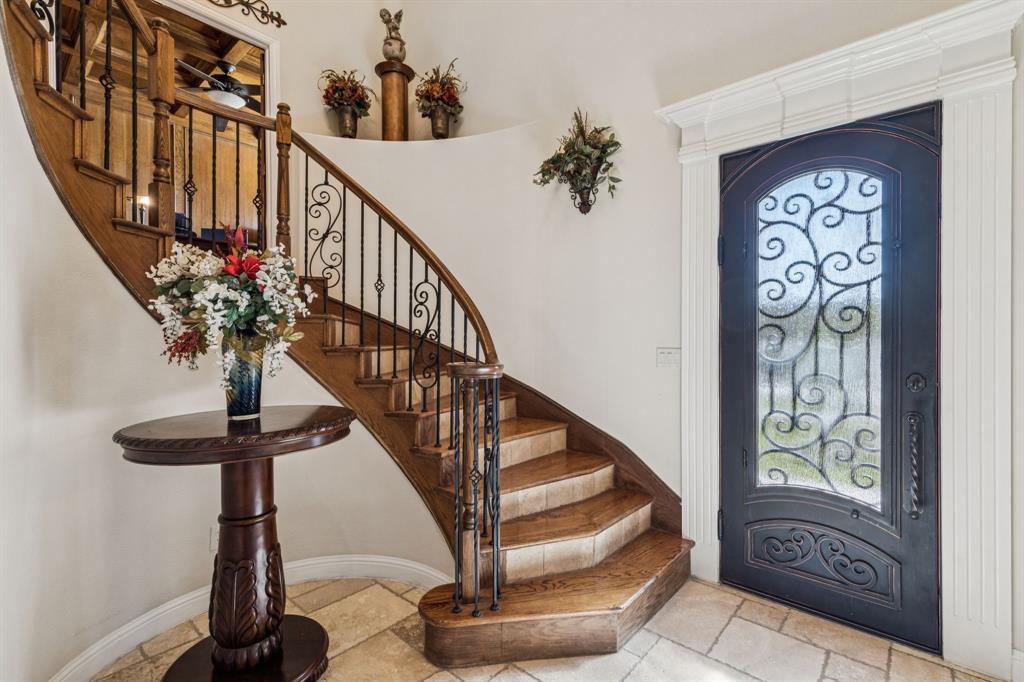 2221 Southern Oaks Drive