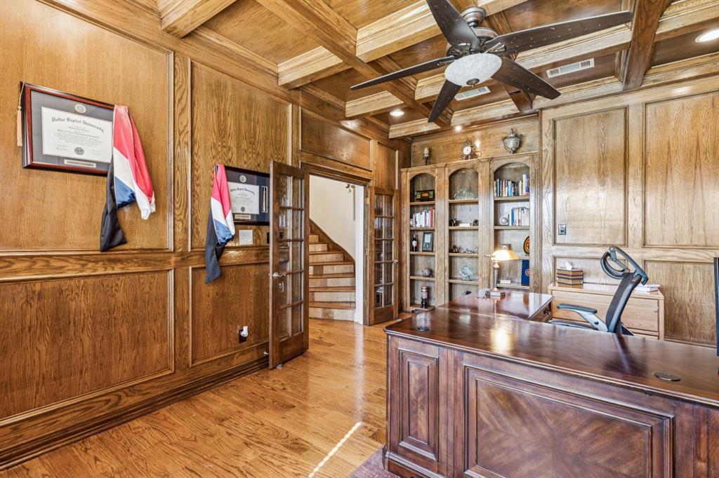 2221 Southern Oaks Drive