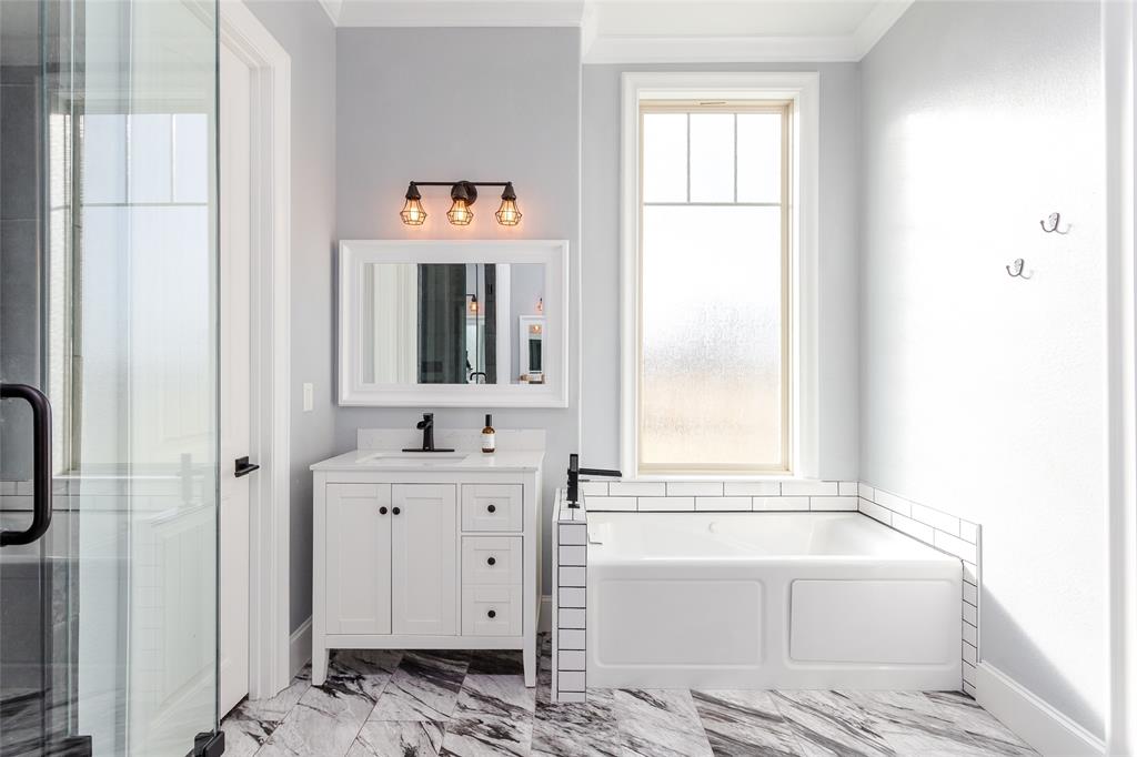 Wills Point, Texas 75169, United States, 4 Bedrooms Bedrooms, ,3 BathroomsBathrooms,Residential,Pending,36515