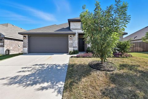 1204 Queens Brook Lane Fort Worth TX 76140