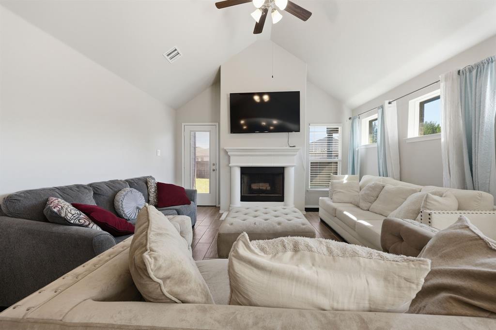 1204 Queens Brook Lane