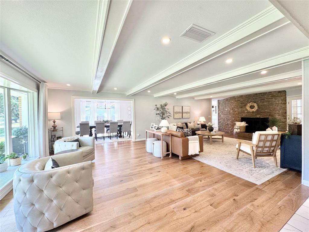 1423 Oak Hills Drive