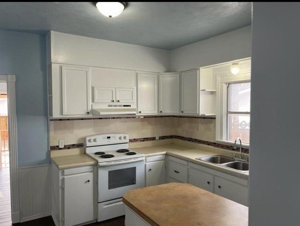 Photo of 411 Cooke Street, Nocona, TX 76255 (MLS # 21320586)