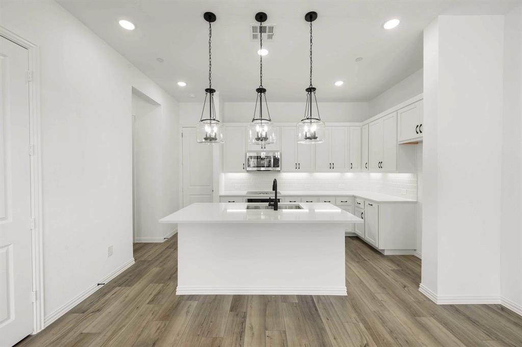628 Redwood Way