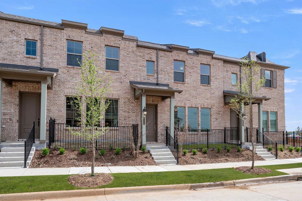 628 Redwood Way