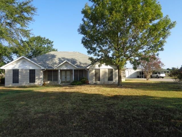 1064 W FM 515