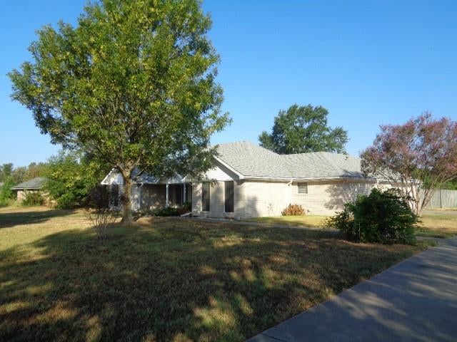 1064 W FM 515