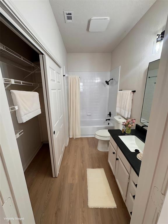 Lovers Lane Condos Ph 01-04 - Residential